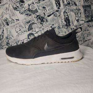 NIKE Sz 9 Air Max Trainers